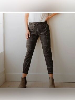 Like New Albion Fit windowpane jetsetter joggers Size Medium